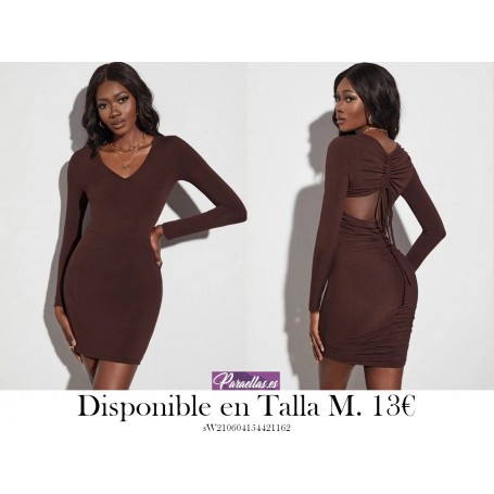 Vestido ajustado con abertura con cordón trasero