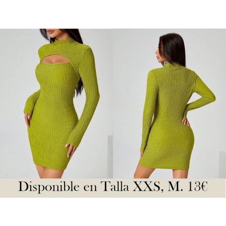 Vestido de tela texturizada ajustada con corte delantero y cuello alto