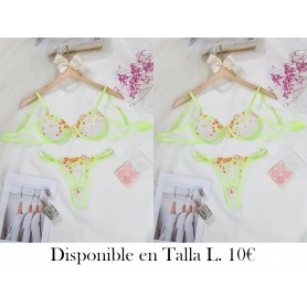 Conjunto de lencería con bordado floral