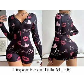 Pelele Largo y Atractivo con Estampados de Corazones y Labios PIJAMA