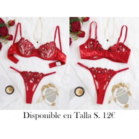 Conjunto de sostén y tanga de encaje roja vino