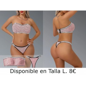 Un conjunto de capas base de leopardo LENCERIA ROSA