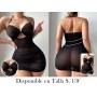 Un cinturón en forma de corazón emparejado LENCERIA NEGRA
