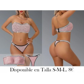 Un conjunto de capas base de leopardo LENCERIA ROSA