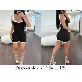 Un mono de punto de poliéster y spandex ENTERIZO NEGRO