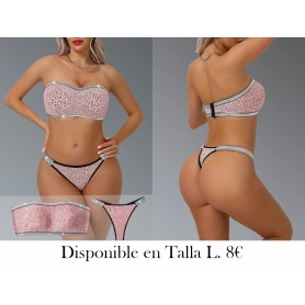 Un conjunto de capas base de leopardo LENCERIA ROSA
