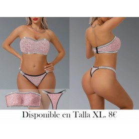Un conjunto de capas base de leopardo LENCERIA ROSA